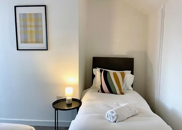Radford Retreat - Nottingham City - Great For Families & Contractors - Sleeps 6