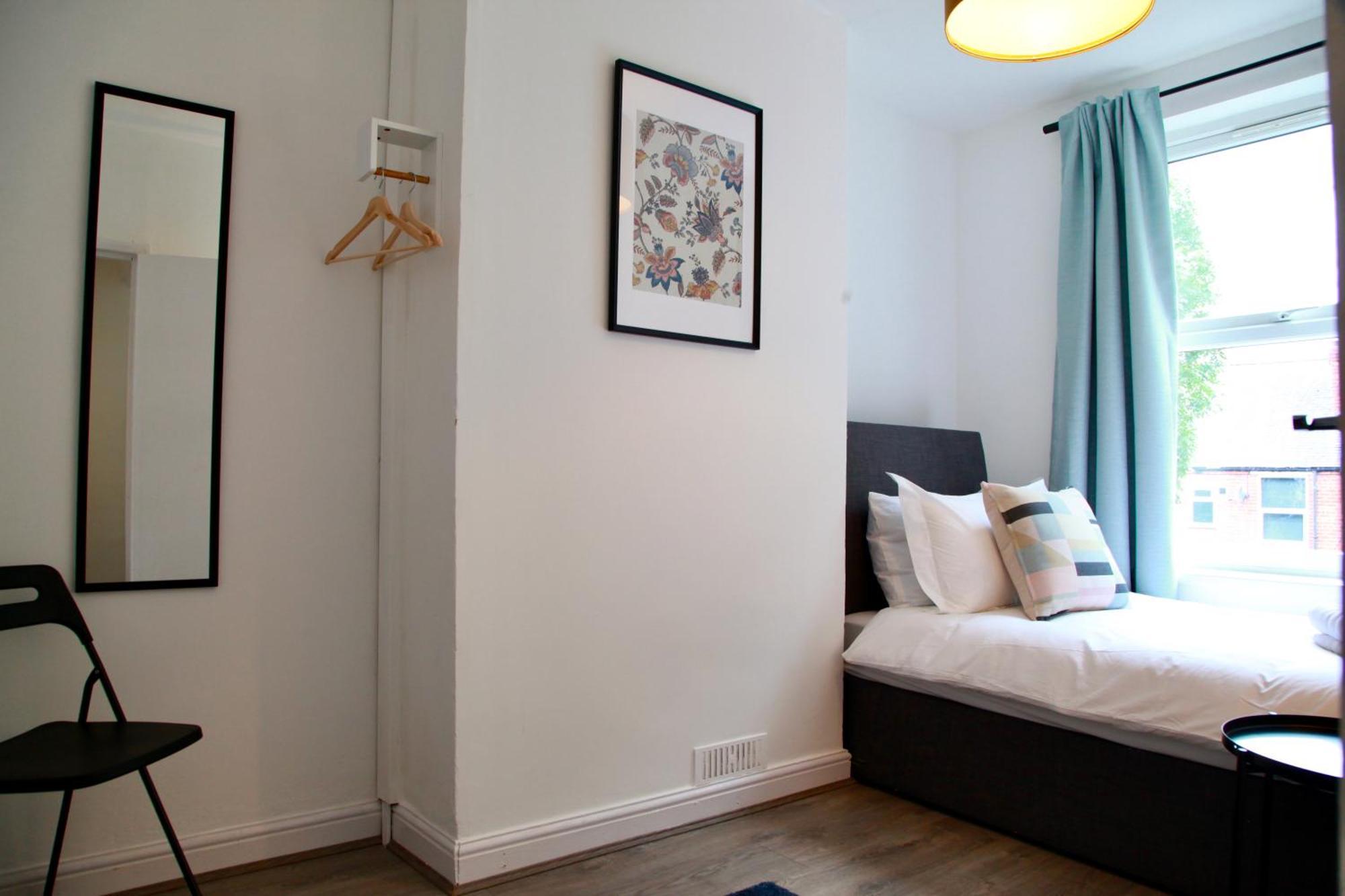 Radford Retreat - - Great For Families & Contractors - Sleeps 6