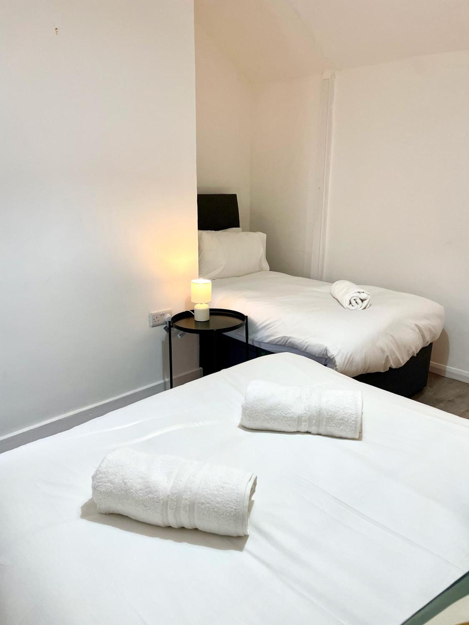 Radford Retreat - - Great For Families & Contractors - Sleeps 6 Holiday home Nottingham