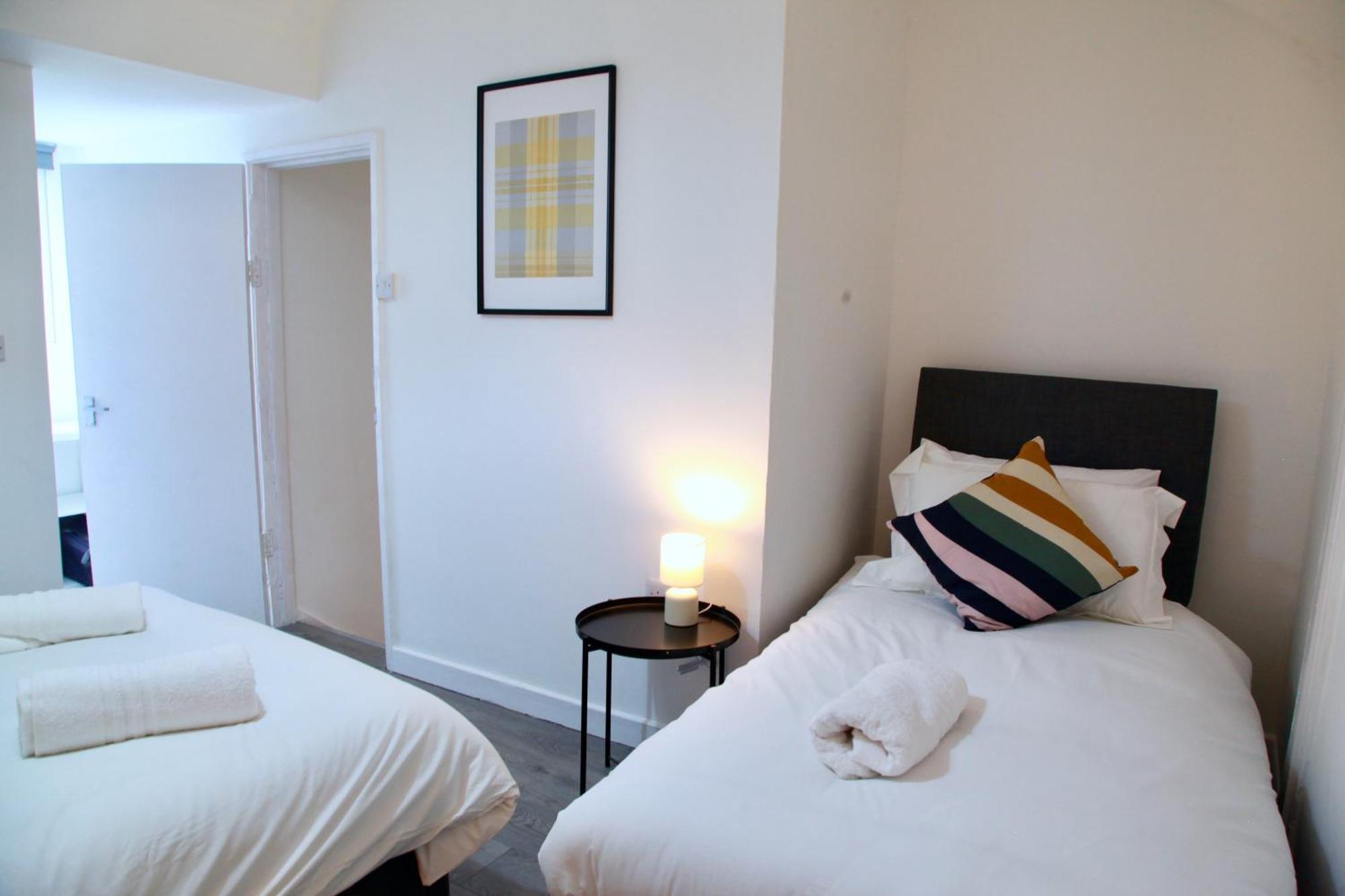 Radford Retreat - - Great For Families & Contractors - Sleeps 6 Vakantiehuis