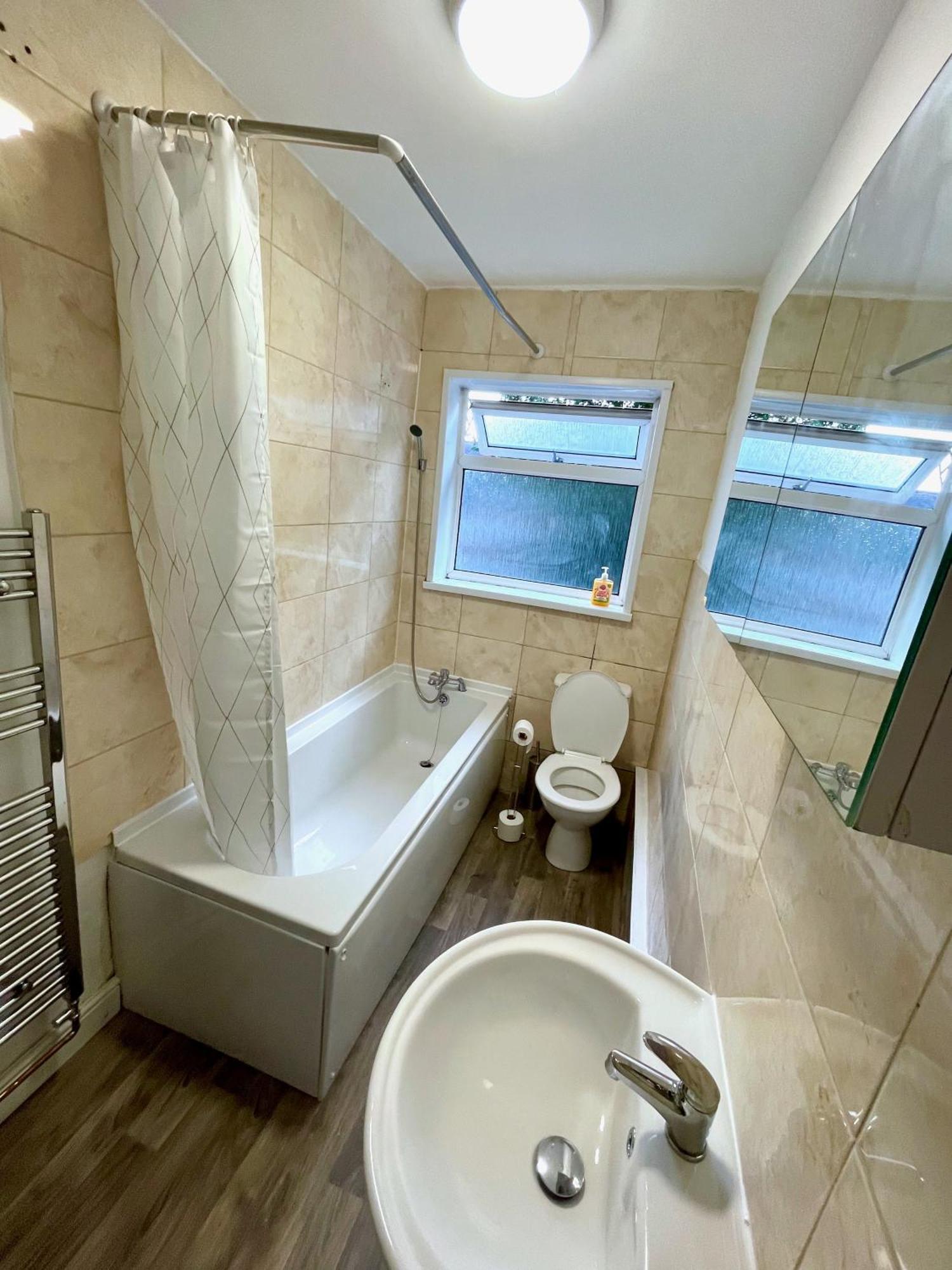 Radford Retreat - - Great For Families & Contractors - Sleeps 6