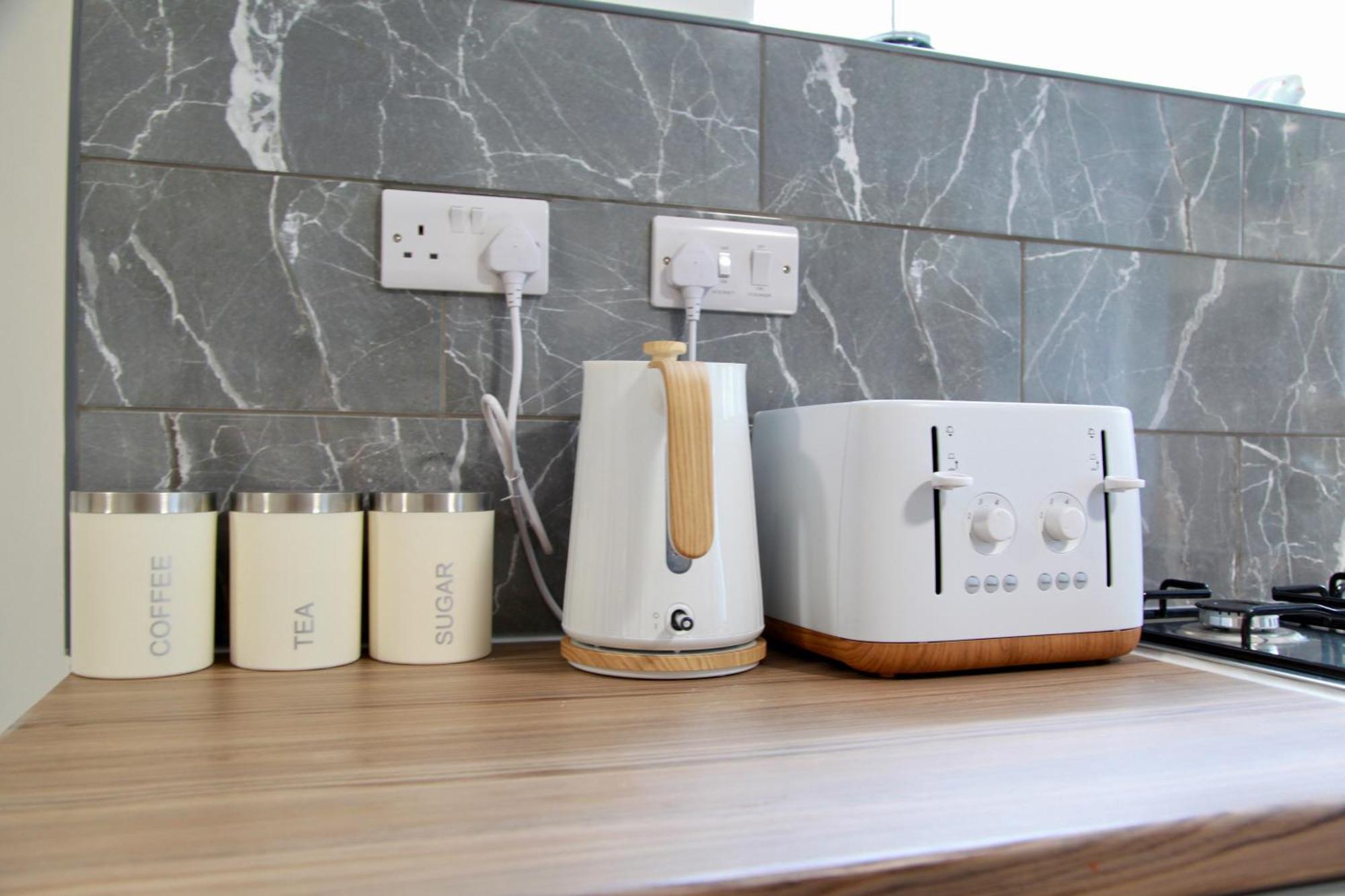 Radford Retreat - - Great For Families & Contractors - Sleeps 6