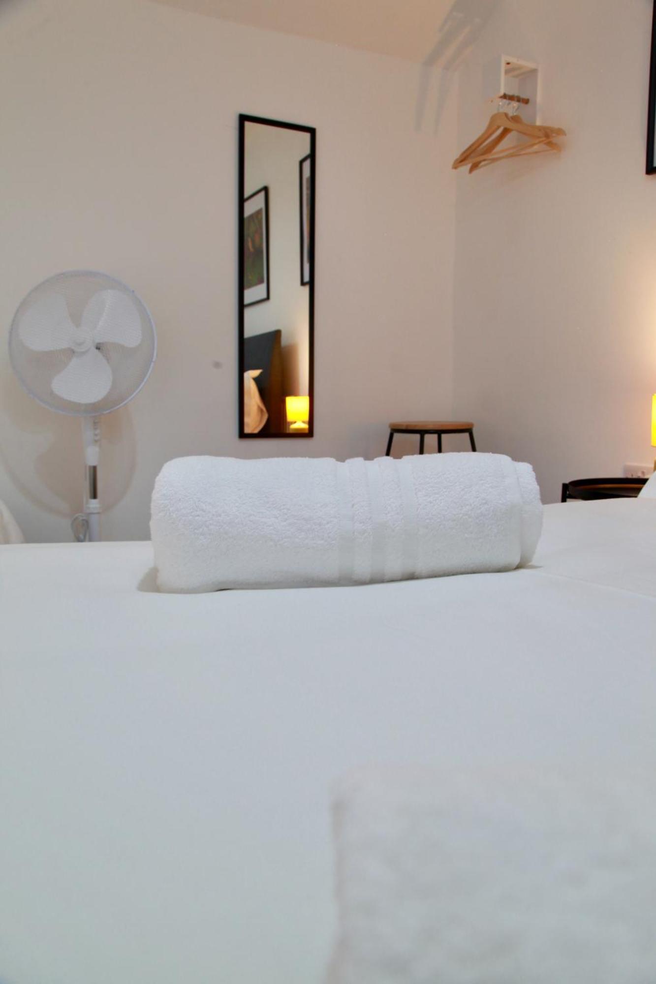 Radford Retreat - - Great For Families & Contractors - Sleeps 6 Vakantiehuis *